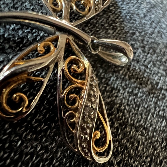 Dragonfly pendant 10k and diamonds - Picture 6 of 14